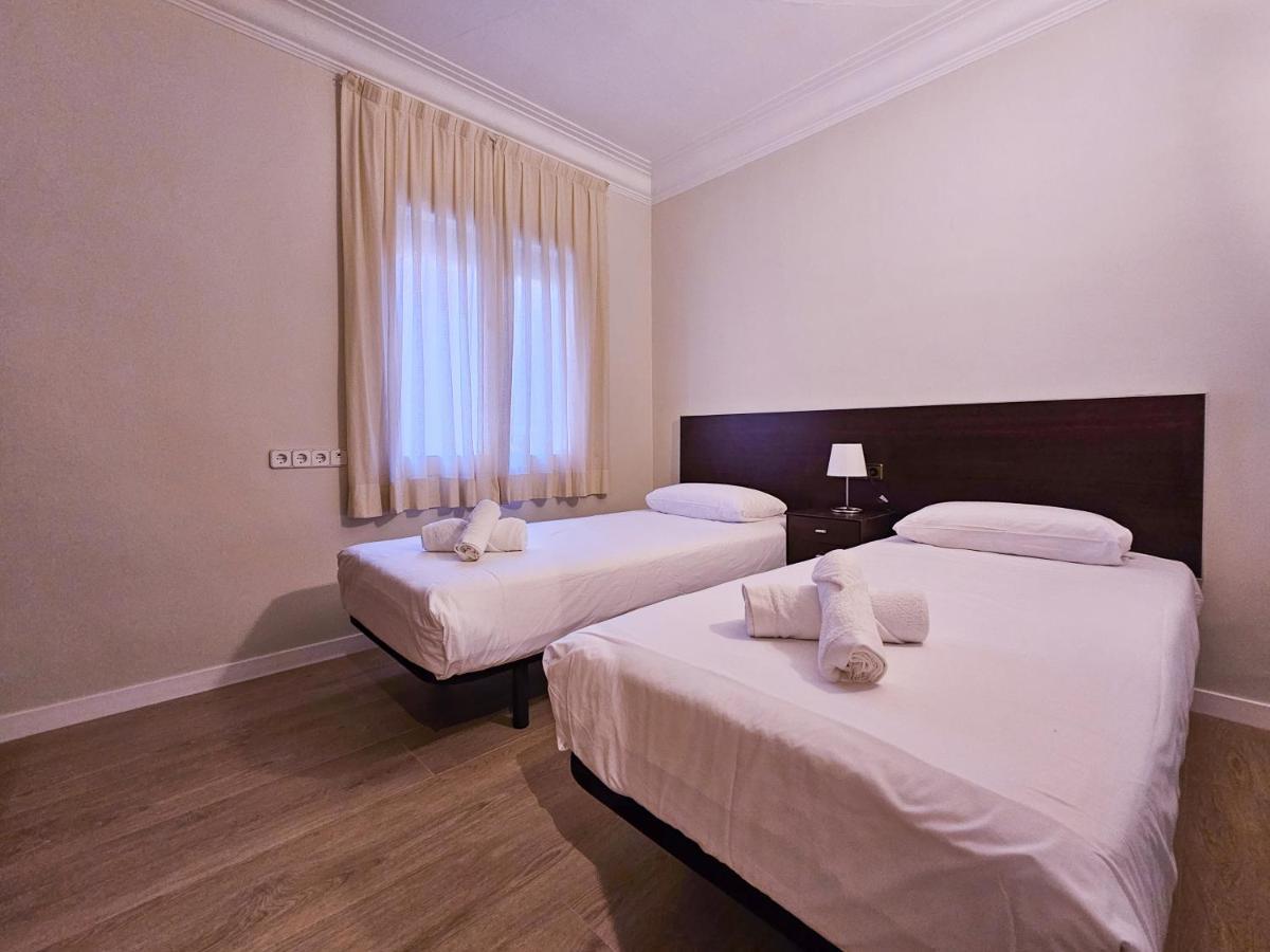 Classbedroom Park Gueell Apartment Barcelona Exteriör bild