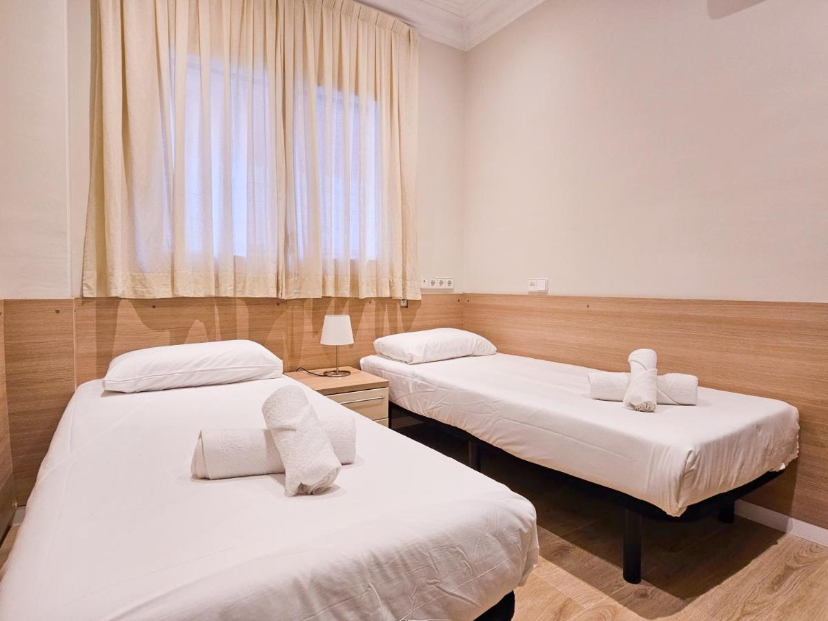Classbedroom Park Gueell Apartment Barcelona Exteriör bild