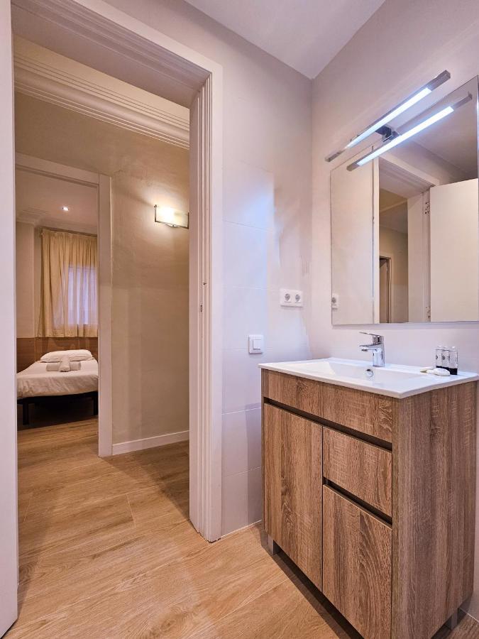 Classbedroom Park Gueell Apartment Barcelona Exteriör bild