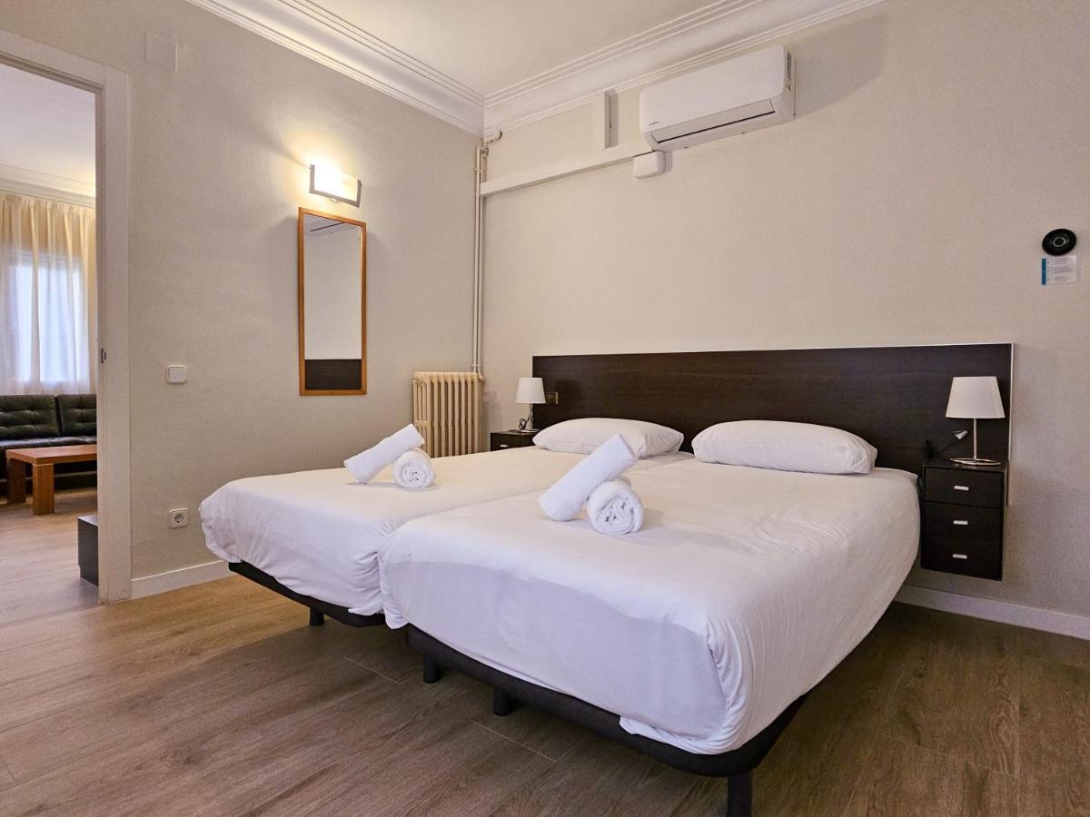 Classbedroom Park Gueell Apartment Barcelona Exteriör bild